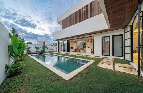 Uluwatu Villa | 3BR Villa in Central Uluwatu – Walk to Beach