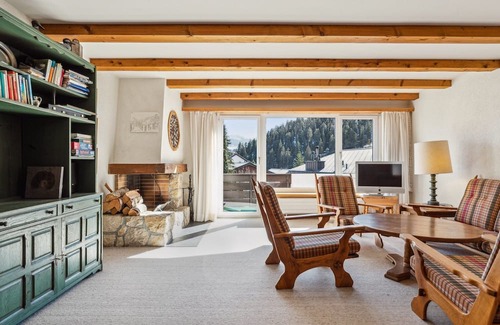 Laax Apartment | Laax 365 Ski IN & Ski OUT - Bike & Relax with a view of the mountains, up to 6 people