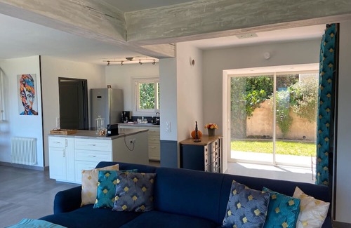 Tanneron House | Holiday Home 'Paisible Avec Piscine Privée' with Mountain View, Wi-Fi and Air Conditioning