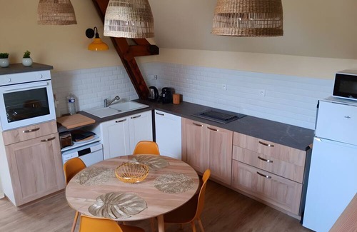 Franleu House | Holiday Home 'La Pause Picarde - Baie De' with Private Terrace, Shared Garden and Wi-Fi