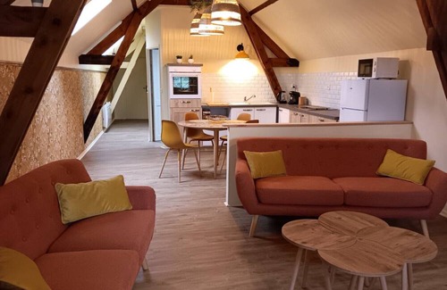 Franleu House | Holiday Home 'La Pause Picarde - Baie De' with Private Terrace, Shared Garden and Wi-Fi