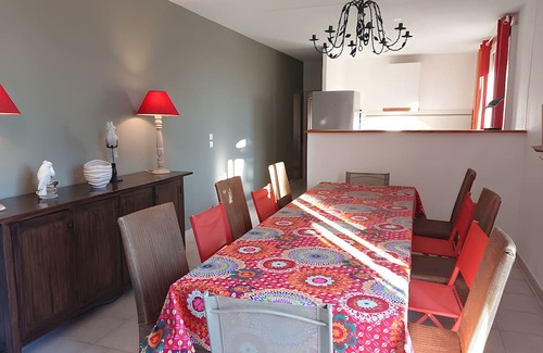 Portiragnes House | Holiday Home 'Les Flamants' with Sea View, Wi-Fi and Air Conditioning