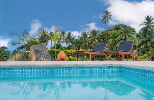 Matavera House | Enua Tipani Pool Villan Quiet Convenient location Modern Finishes Sleeps 8