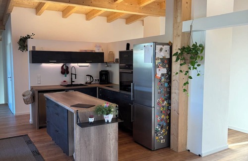 Vils Apartment | Modern and cozy with mountain views - perfect for groups, families and workations!