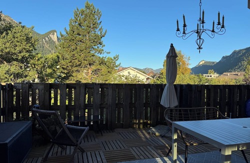 Vils Apartment | Modern and cozy with mountain views - perfect for groups, families and workations!