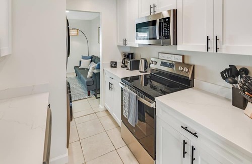 Herndon House | Charming Dulles Oasis 3bed/2.5ba/IAD Family/pet friendly