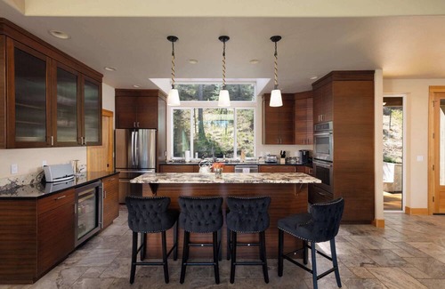 Deschutes River Woods House | Amazing Riverfront on the Water- Big Sky Bend