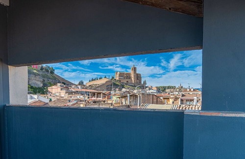 Balaguer Apartment | Bed and Breakfast 'Habitació Superior' with Shared Terrace, Wi-Fi and Air Conditioning