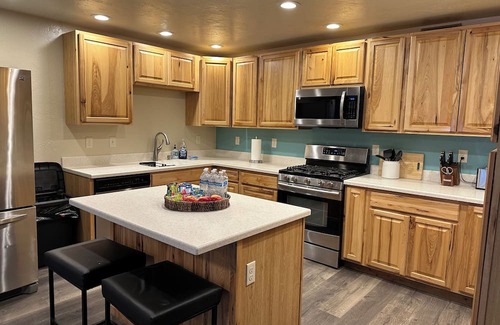 Three Forks House | Spacious 9-bedroom house located in Montana's Favorite small town.