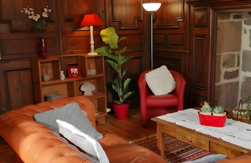 Vic-sur-Cere House | Duplex of the House Known as the Princes of Monaco