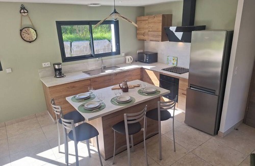 Chauzon House | Gîte La Coulée Douce-A fully air-conditioned house near the river Ardèche