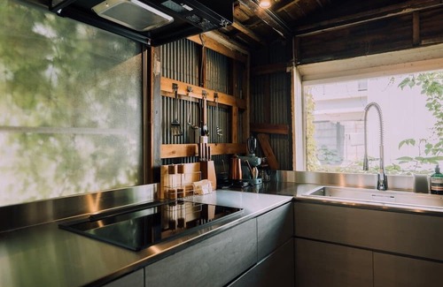 Harajuku House | Ivy Place Harajuku: Urban Steel Teahouse