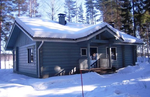 Hiukkajoki House | Blue vacation home