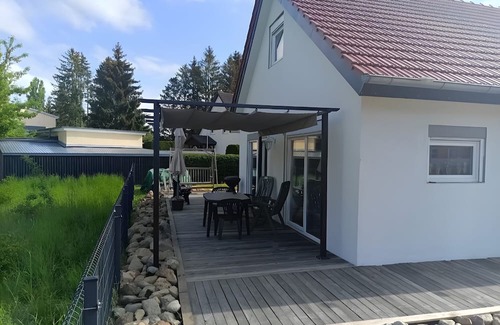 Warin House | Holiday Home 'Ferienhaus Schw Agnes' with Lake View, Private Terrace and Wi-Fi