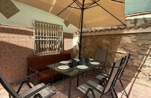 Guardamar del Segura House | Holiday Home 'Antique Spanish Villa' with Private Terrace, Wi-Fi and Air Conditioning