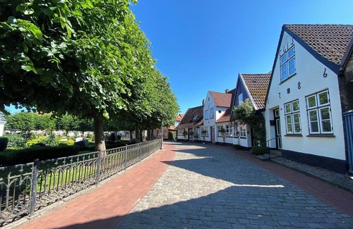Schleswig Apartment | Wikingturm 20.4 - 20th floor, 1 room, shower room, Schlei view, underground parking garage