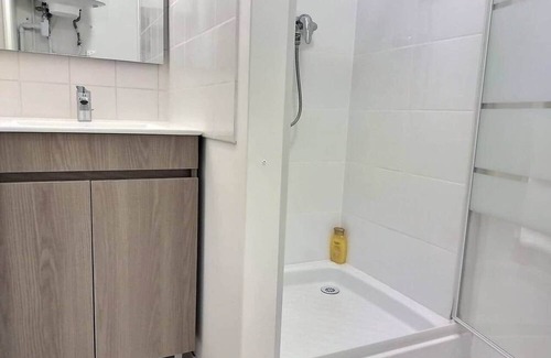 Miroir - Batignolles Apartment | Oyon Studio * Near train station * Parking * Fiber