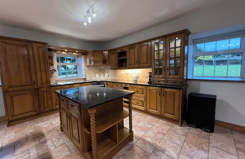 Donore House | Stone House, Boyne Valley Views nSleeps 10, 5 Bedroom 30 mins to Dublin airport