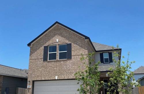 Manor House | Manor Vacation Rental w/Yard: 15 Miles to Austin!