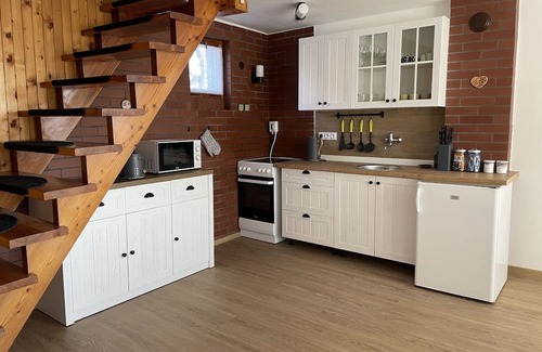 Branzez House | Wonderful private villa for 6 people with WIFI, balcony, pets allowed and parking