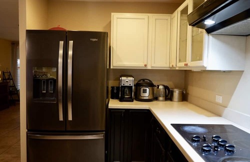 Hawaii Kai Other | Family-Sized Tranquil Farmhouse Retreat. Event Space. Nearby Shopping Complex
