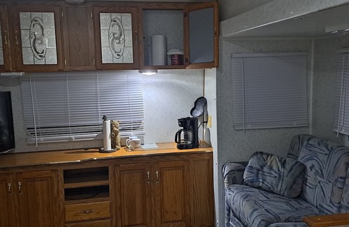 Cloquet RV Rental | Jayco n1 queen 2 doubles lots of living space AC furnace wifi 2tvs fridge stove