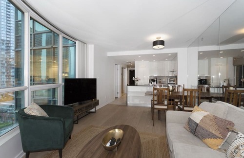 Coal Harbour Condo | D17 - Amazing waterfront 2 bedroom unit