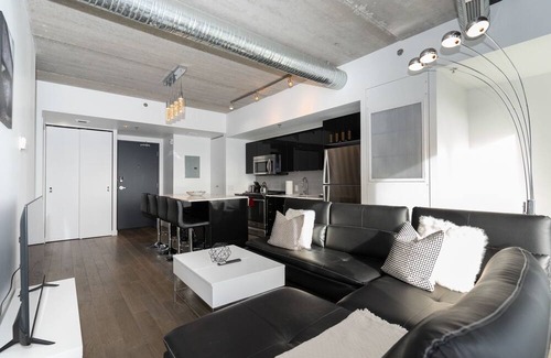 Downtown Winnipeg Condo | A 2 BR Unit in the Iconic Glasshouse Skylofts (1905)