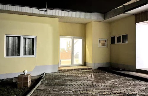 Sekondi-Takoradi House | Cozy House at Beach Road Takoradi. Minute to Beach!