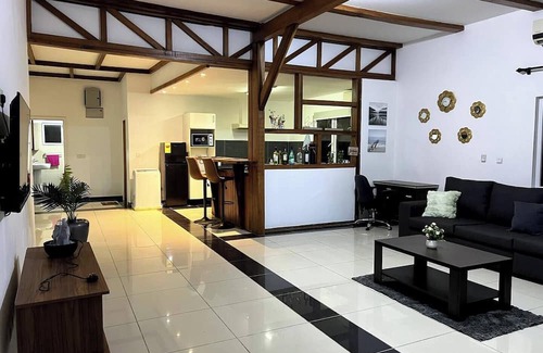 Sekondi-Takoradi House | Cozy House at Beach Road Takoradi. Minute to Beach!