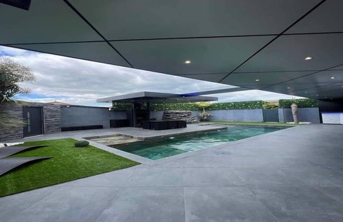 Lignan-sur-Orb Villa | Valras-Loc Villa Monkey