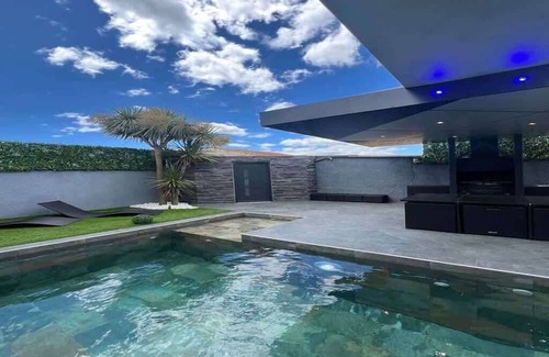 Lignan-sur-Orb Villa | Valras-Loc Villa Monkey