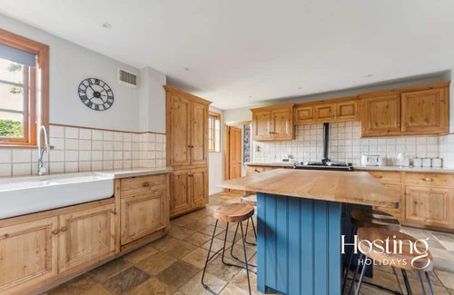 Maidensgrove House | Carpenter's Cottage - Tranquil Countryside Escape
