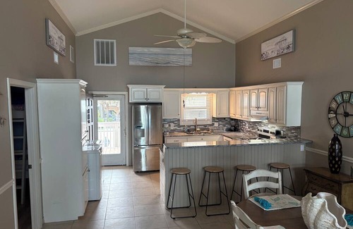Cherry Grove Beach House | Oceanfront Cherry Grove 4-bed 4-bath pet friendly swim spa hot tub close 2 ALL