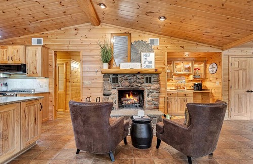 Lincoln County Cabin | Big Somo Lodge | 430 Acres Pond Sauna Trails