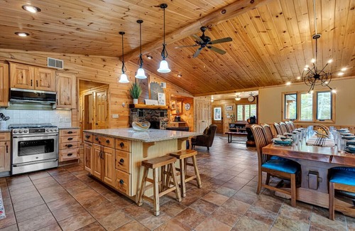 Lincoln County Cabin | Big Somo Lodge | 430 Acres Pond Sauna Trails