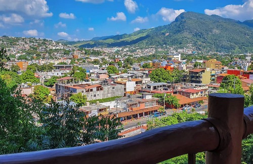 Centro Apartment | Casa Linda - Ground floor 1 bed Seaside apartment in Zihuatanejo with pool