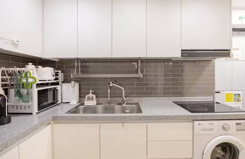 Seogang-dong Villa | Walk to Hongdae | 30min to All of Seoul | Stylish 2BR + Cinema Room