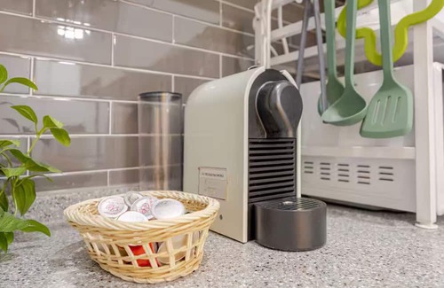 Seogang-dong Villa | Walk to Hongdae | 30min to All of Seoul | Stylish 2BR + Cinema Room