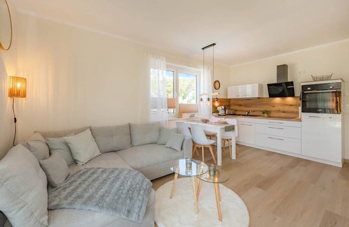 Ueckeritz Apartment | Cozy vacation home "Domizil zum Lerchengrund 03" in Ückeritz close to the beach