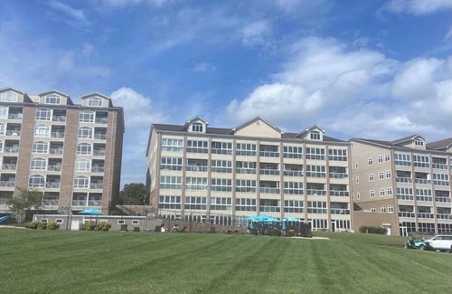 Huddleston Condo | Wake & Lake at Mariner's Landing SML