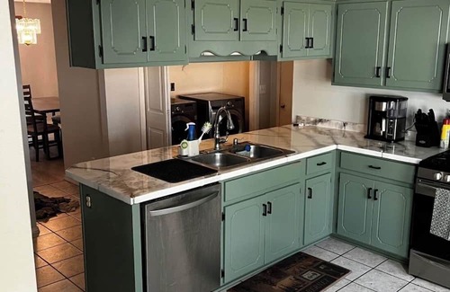Okaloosa County House | Charming 1-master bedroom in a fully furnished rental house in Niceville