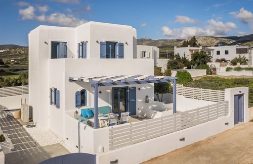 Aliki House | 3-bedroom house in marvelous Paros with AC, WiFi