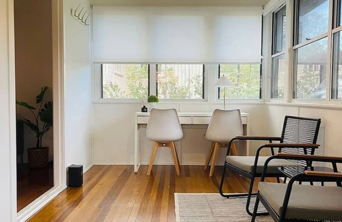 Mount Gravatt House | Family-Friendly Home, Walk to Schools & Shops