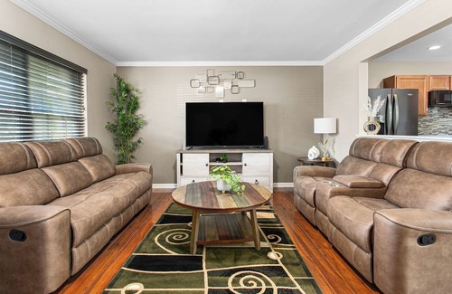 Mebane House | Quiet Suburban Stay w/Parking