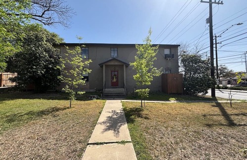Olmos Park Terrace Apartment | Cozy apartment in Olmos Park