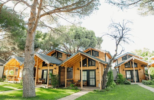Erdek Ski Chalet | Pino Mar Luxury Bungalows