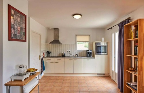 Vasles Villa | Deluxe 2-bathroom detached villa sleeps 4