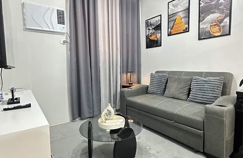 Ususan Condo | Lux 2BR Condo in Taguig with High-speed Internet, Disney, Washer and Pool