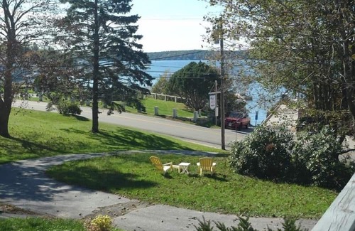Boothbay Harbor Apartment | Hove To - Upstairs - Close to Downtown Boothbay Harbor!